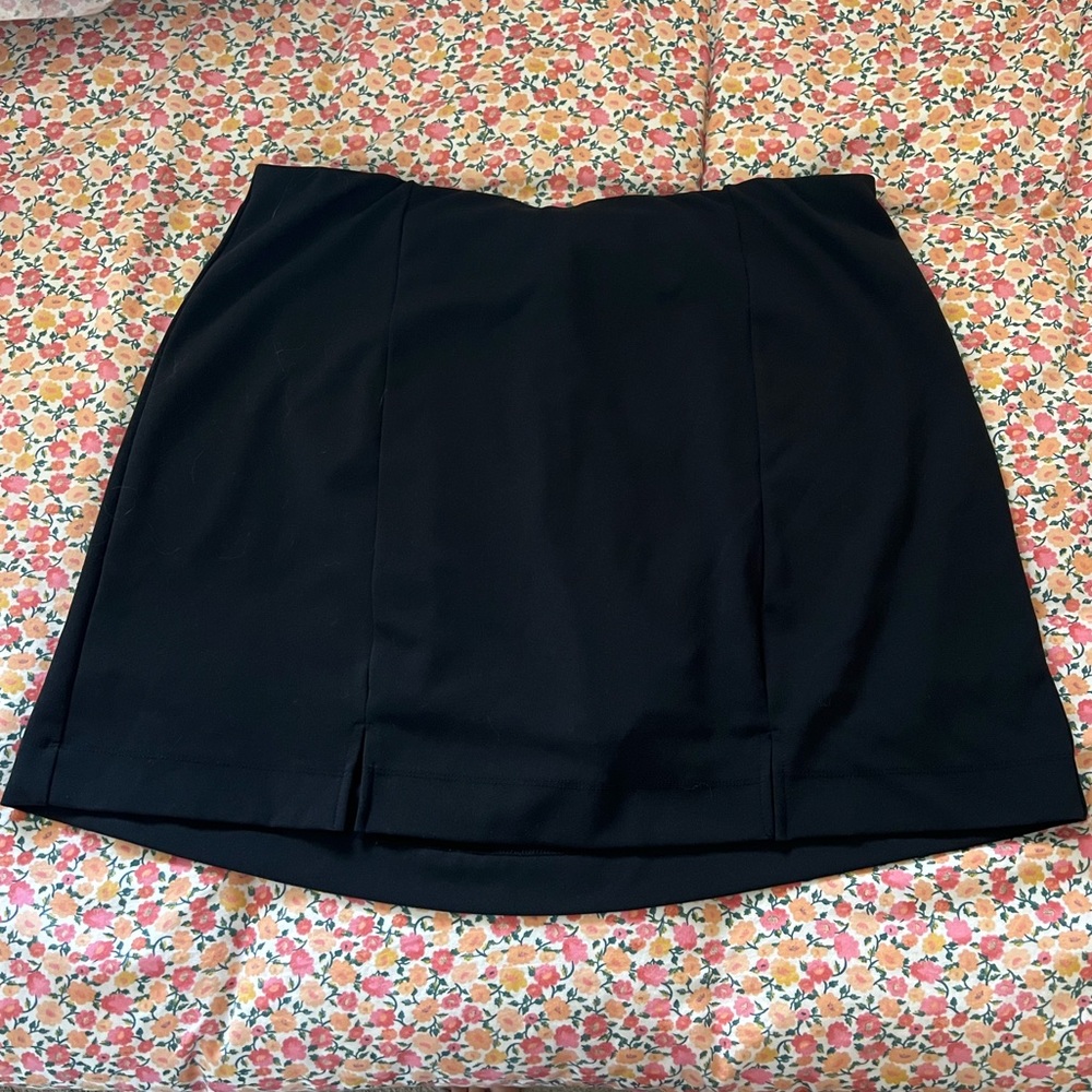 Black Skort